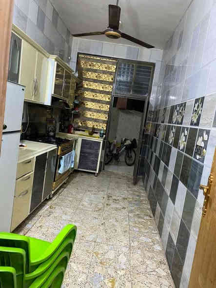 دار للبيع طابو زراعي سند 25 مساحه 120م واجهه 5م طابقين ثلاث غرف نوم مع استقبال وكلدور ومطبخ ومجمع صحيات بناء جديد عنوان الدار حي الصحه فرع الجامع الهندي 6 م عرض الشارع تبليط للدار السعر 170مليون قابل للتفاوض للاستفسار الاتصال على الرقم *********** أو مراجعه مكتبنا الكائن في الجزائر مقابل مجبس التمور أو مدرسه الطريق الى المئه
