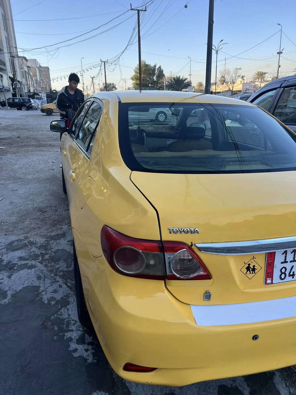 سلام عليكم.
كورلا مديل.   2013. خليجي
مكينه وكير بلاد سياره خير من الله 
بيهه طخه بل جاملغ خلفي وبارد بل باب خلفي على كد شبرين;   بيهه منضومه غاز 
مكان بغداد
سعر  /. 127. بيهه مجال / بيهه سونر

***********
