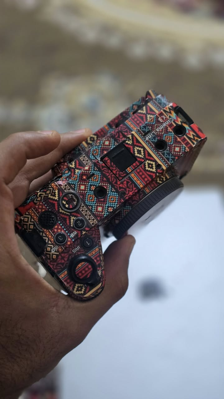 سلام عليكم سوني fx30 بدي فقط
الكاميرا نظيفة ومغلفة مثل ما موضح بالصور الكاميرا حلوة وعله ايدي 

السعر مليون و٧٠٠ وبيهه مجال بسيط جدا
***********
