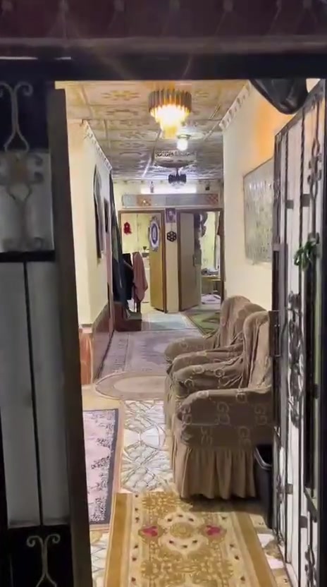 دار البيع  بلدية معاملة كامله واصله التثمين الطابو 

مساحه 300متر مربع  بحي الاسره
وجه 15متر 
يحتوي على ديوان  طول 13متر

 عرض 4متر
صاله مطبخ صحيات كراج 
اربع غرف نوم   سنة  البناء 2011

سعر130مليون وبيه مجال 

ستفسار تصل ***********

