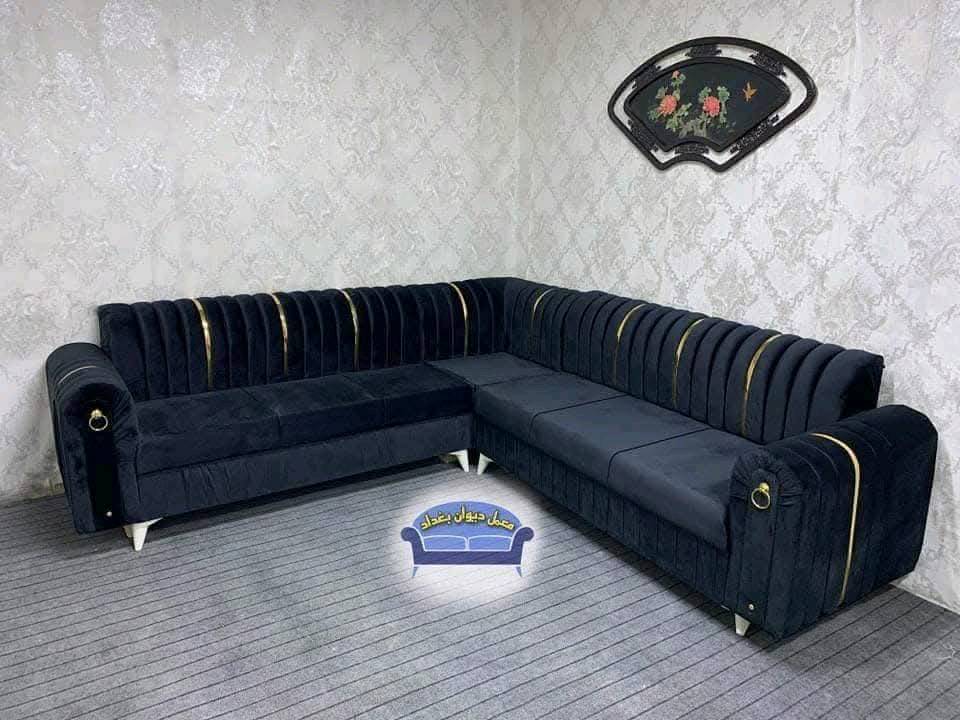 معمل ومعرض الساعدي للديوان التركي. 

..........
10 مقاعد يعني 5 قطع  وذا ما اجاك مثل الي بل صوره رجعه بيد المندوب  الخشب ممتاز جدا يحتوي على بلوك ومضغوط يعني. الديوان اخذه دبج عليه  وبي ضمان سنتين من المعمل  وكل هذا وبسعر 450 الف + 6 كوشات هديه 