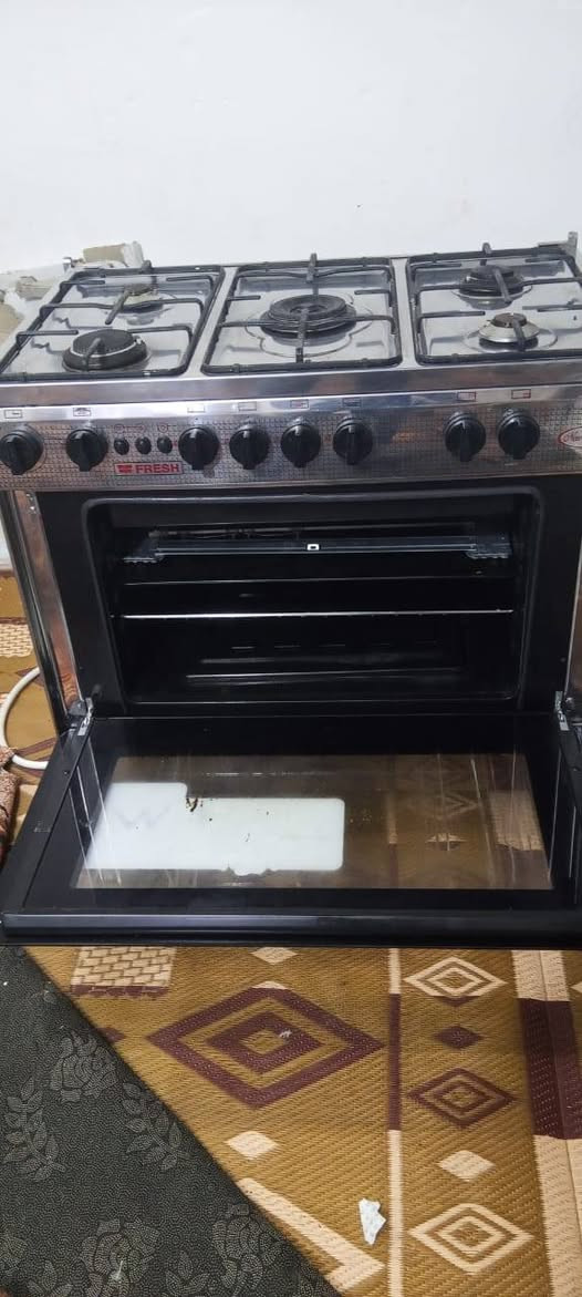 سلام عليكم طباخ البيع لحجَم جبير طباخ كلش نضيف درجه ولا تجي وتشوف مامصلح ولا مره تفحص فرنف كله تقتنع يلا الله شاهد ماخذه ب600ألف أريد ب275 متوازي عل بيع رقم ***********
