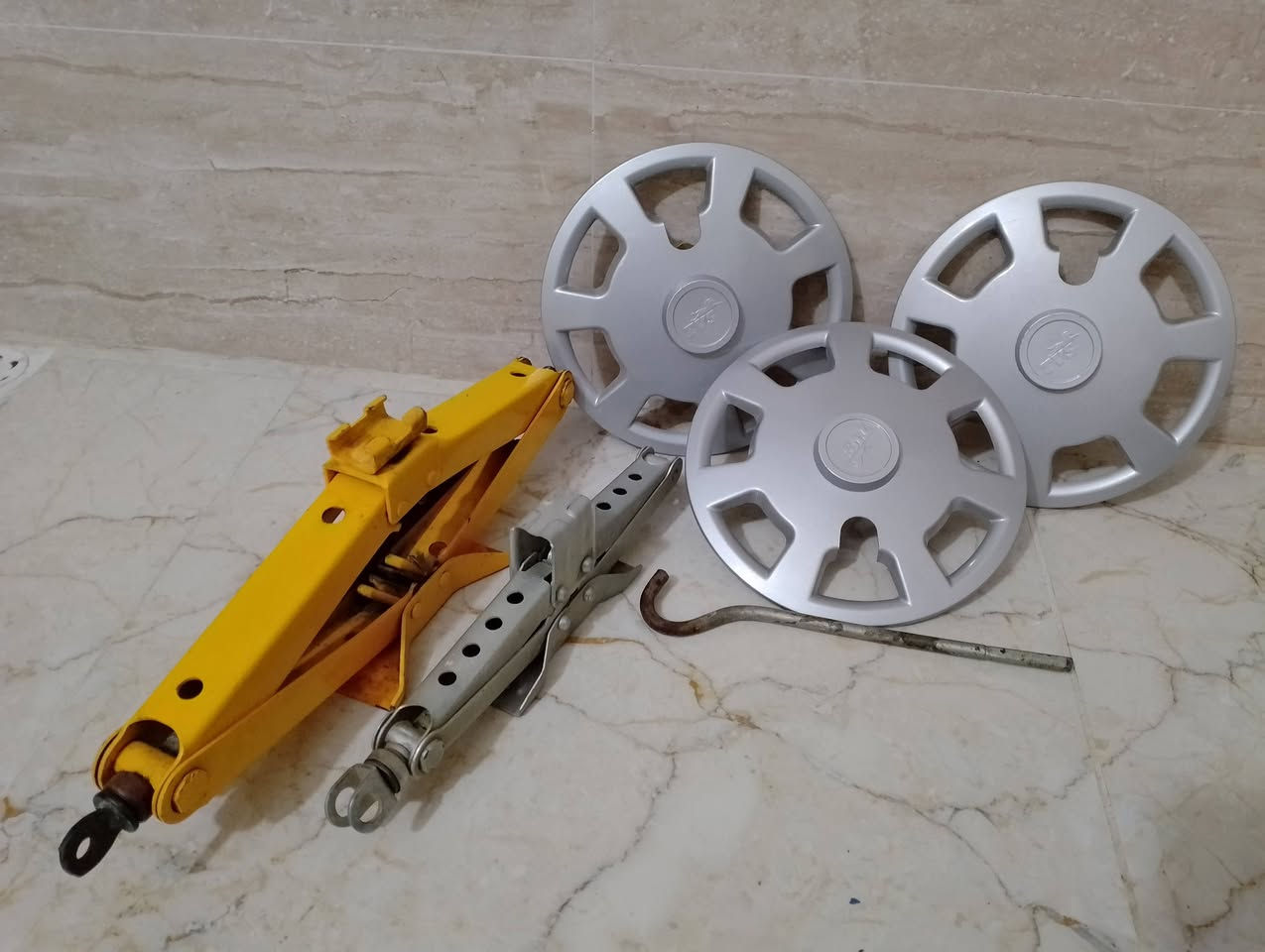 السلام عليكم جكات وكبات البيع بسعر مناسب المكان الرفاعي اليعجبنه يتصل على الرقم  //***********
