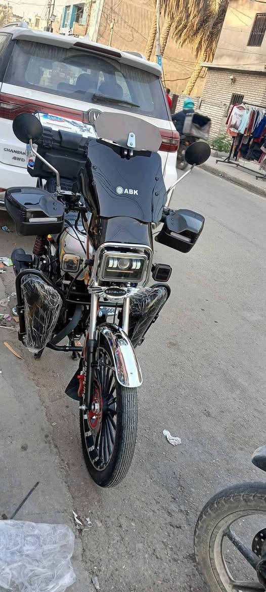 السلام عليكم دراجة سونك موديل 2026دراجة نضيفه بصمه اوراق كامله مكان بغداد جسر ديالى القديم الرقم ***********
