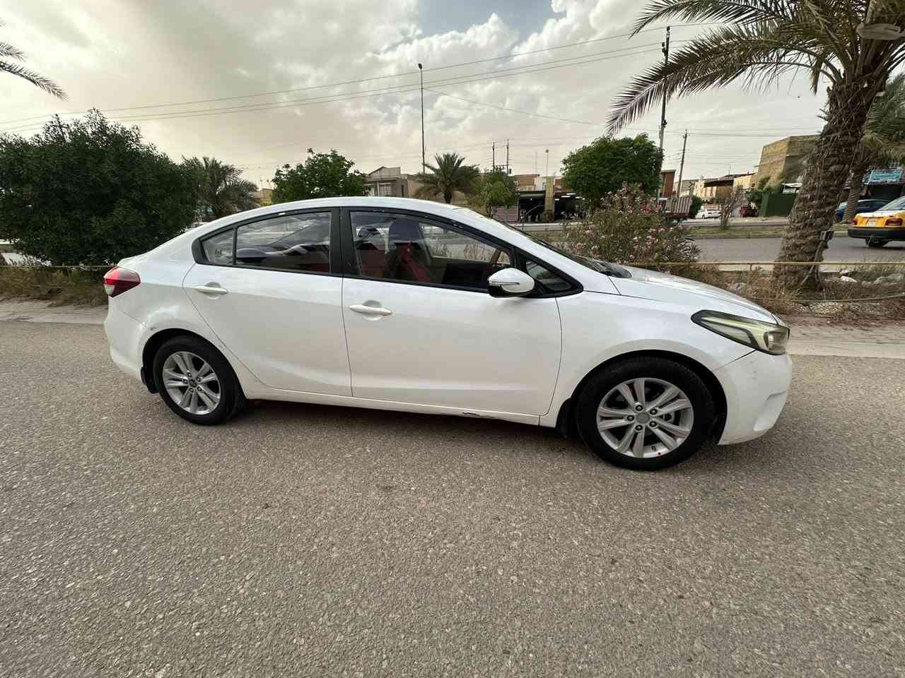 سلام عليكم 
كيا سيراتو 2017  موجود سونار مالته 
مكينه 1600  
السعر مطلوب 110
مكاني نجف
***********
