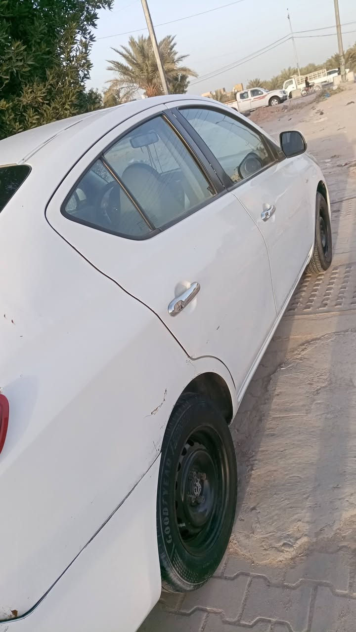 سلام عليكم نيسان صني هندي بليته الزركه  مديل 2015. قادسيه. مشروع. وطني.       

بيه صبغات البيع. حزام. وبيه. طكه بل. جاملغ وره.  مابيه داخل. مو قويه      كير.  محرك.  كهرباء حساسات. كله.  شغاله   تصال ***********    السعر 75
