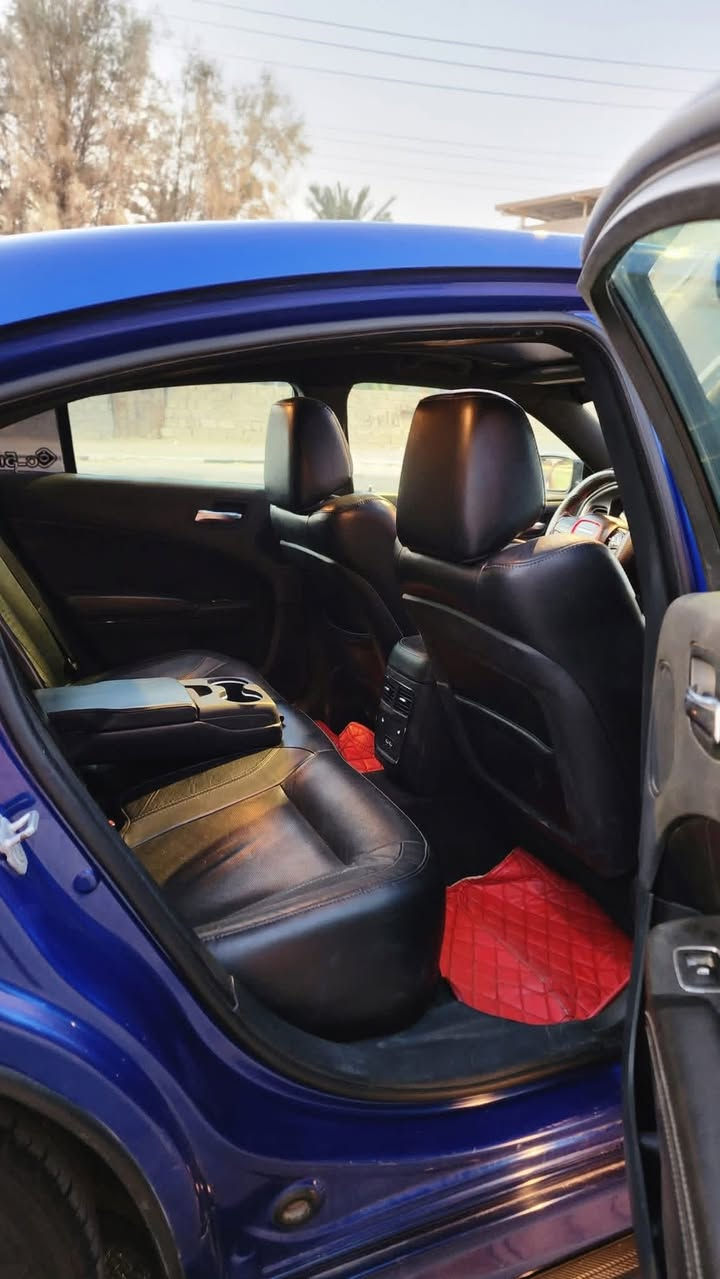 للبيع دوج جارجر RT ماكس
فول مواصفات 
موديل : 2018 . (امريكي) . 
المحرك : V8 5.700
رقم بغداد الدولي الجديد 

ا‎المواصفات :
فتحه سقف
شاشه كبيرة 
الشاشة مع اوپشنات SRT . 
سستم صوت الپاين
مقاعد جلد رياضية . 
مقعد كهربائي خزن ميموري 
حساسات خلفية . 
تشغيل عن بعد . 
محدد سرعة . 
.  كاميرا خلفية .
مرايا متحسسة للاضاءة العالية .
كير شفتات بالستيرن .  
عليهه ادامه كامله 
منضومه تبريد جديده 
منضومه احتراق جديده 
تخم تايرات جديد مع دسكات 
مكان السيارة البصره 
سياره بيه اربع قطع صفحه  تخريب بدون دواخل بدون ايرباك بدون تعديل فقط صبغ 
جاهزه تراي وين ميعجبك 
السعر198$ورقة وبيها مجال 
رقم الهاتف     ***********
