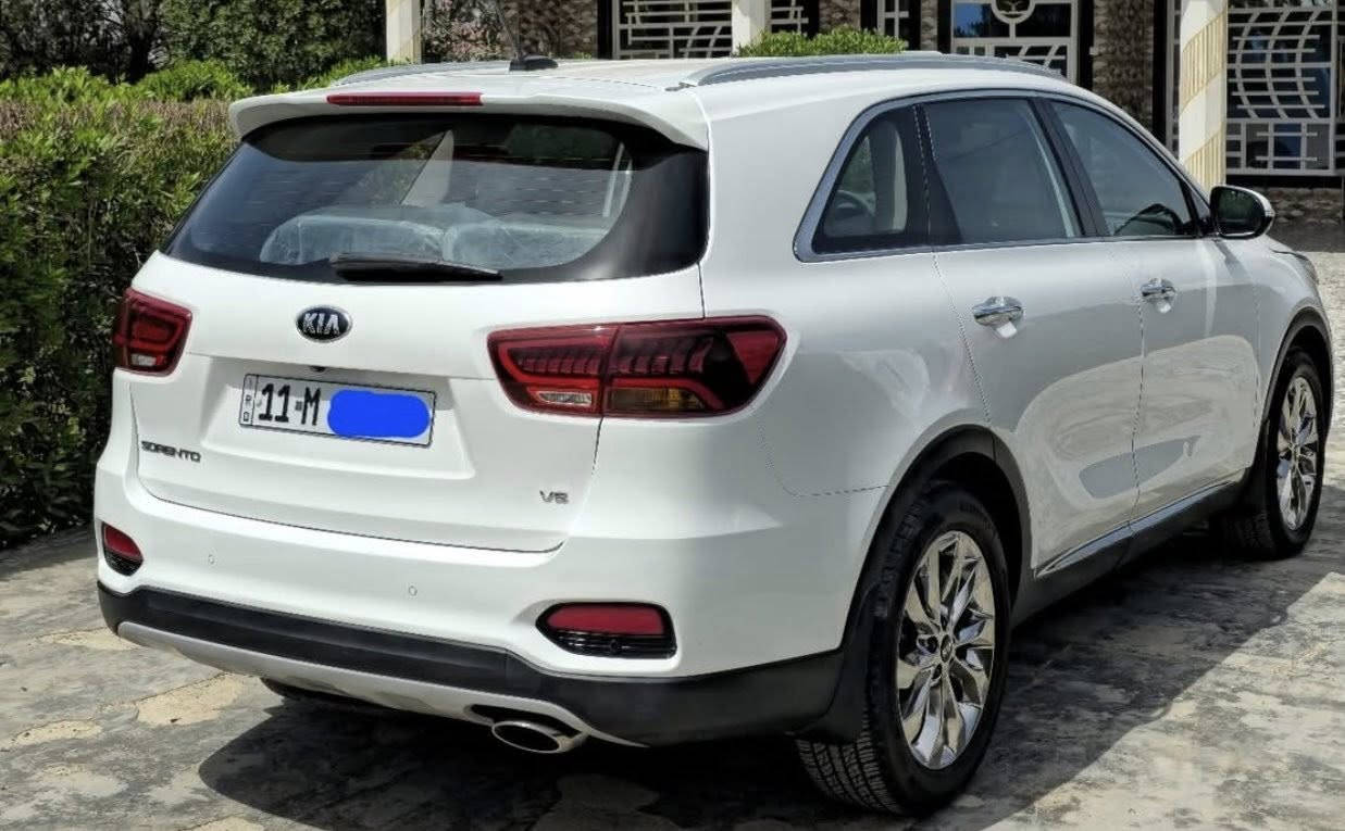 كية سورنتو خليجي  موديل 2018 جديدة ماشية 60 حقيقي مواصفات بصمة جلد كشن كهرباء شاشة كبيرة مري شفط جنة كهرباء  مكان سيارة بغداد المشتل  السعر 260$ بيه مجال لاتصال فقط ***********
