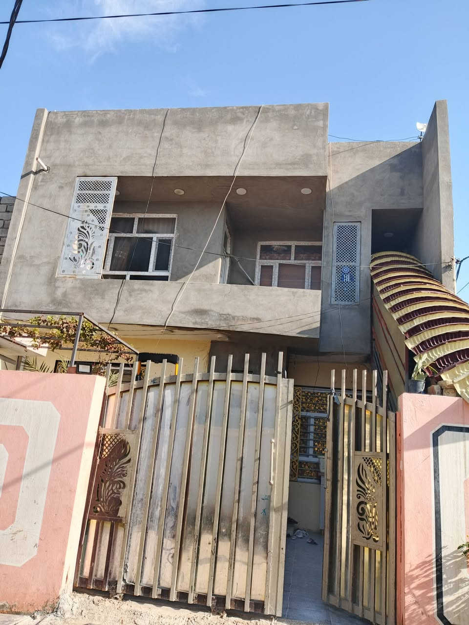 🏠 بيت للبيع – السوامرة الثانية / باب لدرب
📐 170 متر | 🏗 طابقين | 🆕 بناء 2022
🛏 4 غرف نوم | 🛋 صالتان | 🚿 4 حمّامات
🌿 حديقة + 🚗 كراج + مطبخ 
📄 طابو زراعي ملكية خاصة (جاهز للتحويل)
🔑 جاهز للسكن فوراً
💰 السعر: 130 مليون
📞 ***********
