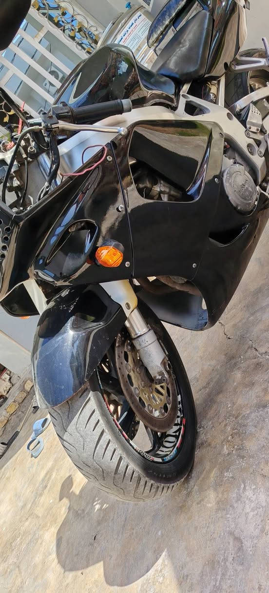 سلام عليكم
HONDA 919 
cbr 919
للبيع
المكان ديالى بلدروز
الدراجه مديل 2002
الدراجه ما ناقصها اي شي
اوراق اصولي للبيع
السعر 2100 وبيها مجال
***********
