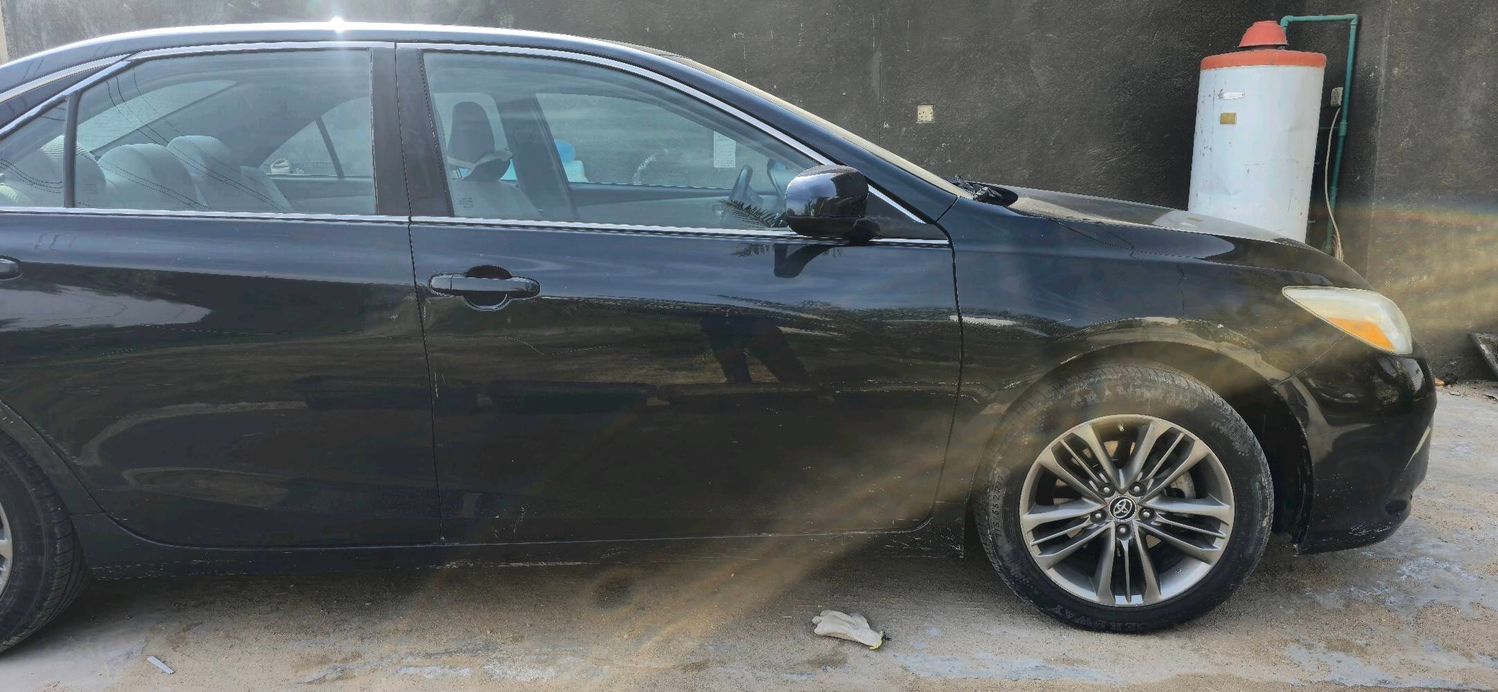 سلام عليكم سياره كامري للبيع موديل 15
LEموصفات عاديه معروف 
