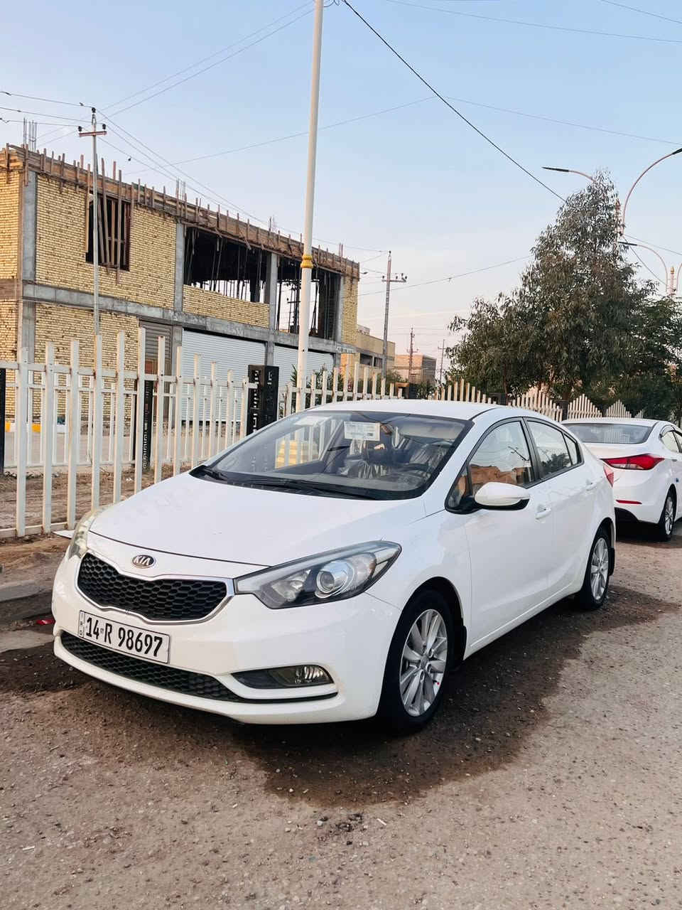 السلام عليكم كيا سيراتو 2015 رقم بصرة نكليزي هزة وسنوية جدد  خليجي كفاله عامه ما عدا كارت شبر جوه قبق البانزين الباقي كفاله عامه ضربه وصبغ وتبديل وفتح وبارد ماشيا170 محرك1600 ما مفتوح سياره جاهزه لاخير تبريد ثلج  السعر 128  بيها مجال كلش بسيط مكاني ناصرية مركز لستفسار اتصل ***********

