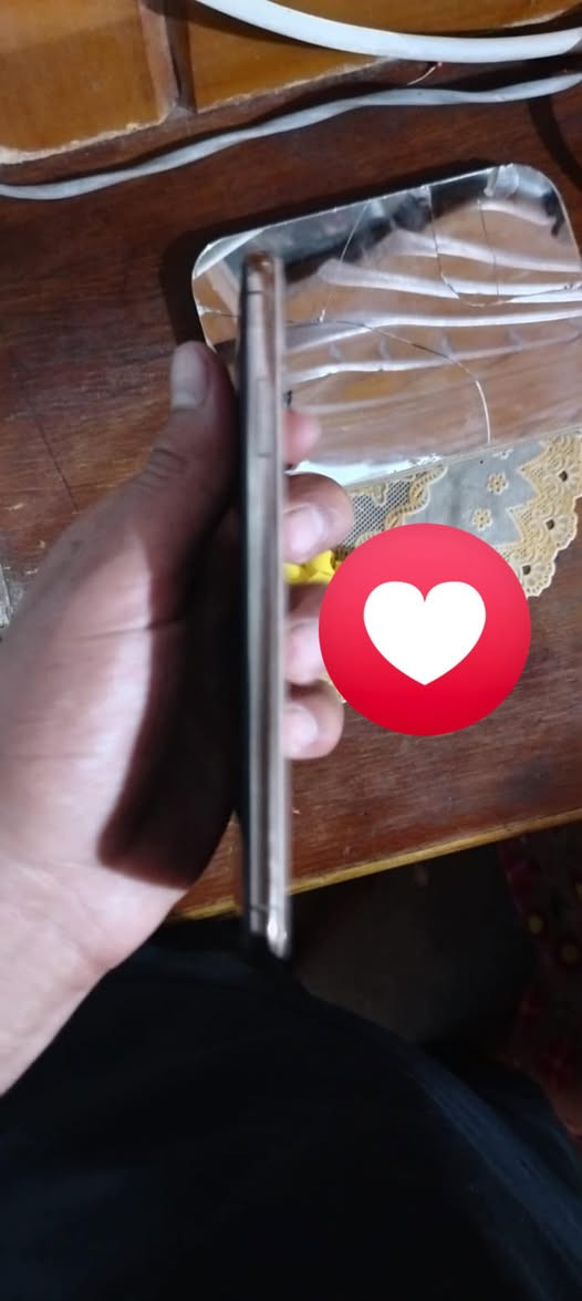ايفون اكس ماكس ذاكرة 256 بطارية 100 مبدلة الجهاز كلة بلادي فيس ايدي شغال و التعلي وتنصي واكفة وهذا الفطر بس بـ 185 الف مو شراي اعبر المنشور 💙. 

 0788 870 4026
