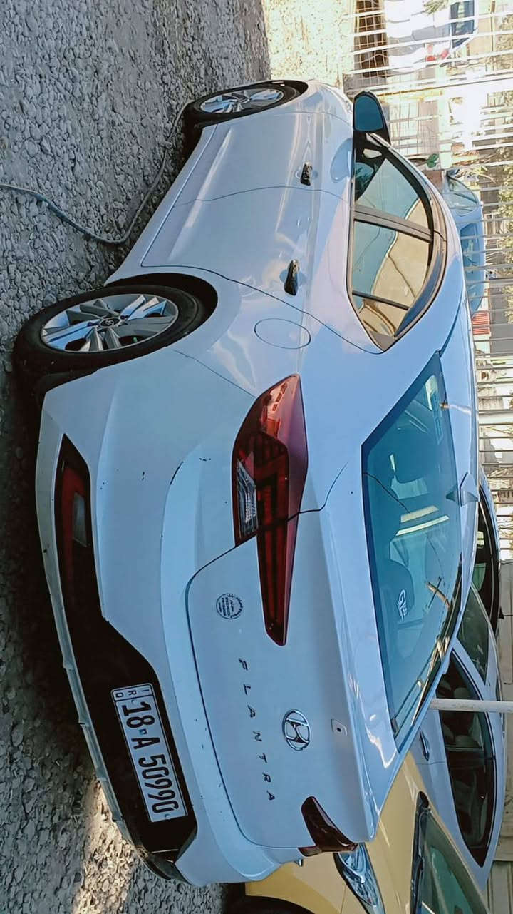 النترا موديل ٢٠ فول مواصفات فتحه بصمه كشنات جلدكير اي تي حادث جاملغ وبنيد مكانها حله بابل سياره جاهزه من كلشي مكينه كير حداديه 
معرض الخفاجي لتجاره السيارات الحديثه 
ترهم بمقدمه 90 ورقه والباقي اقساط
للستفسار ***********
