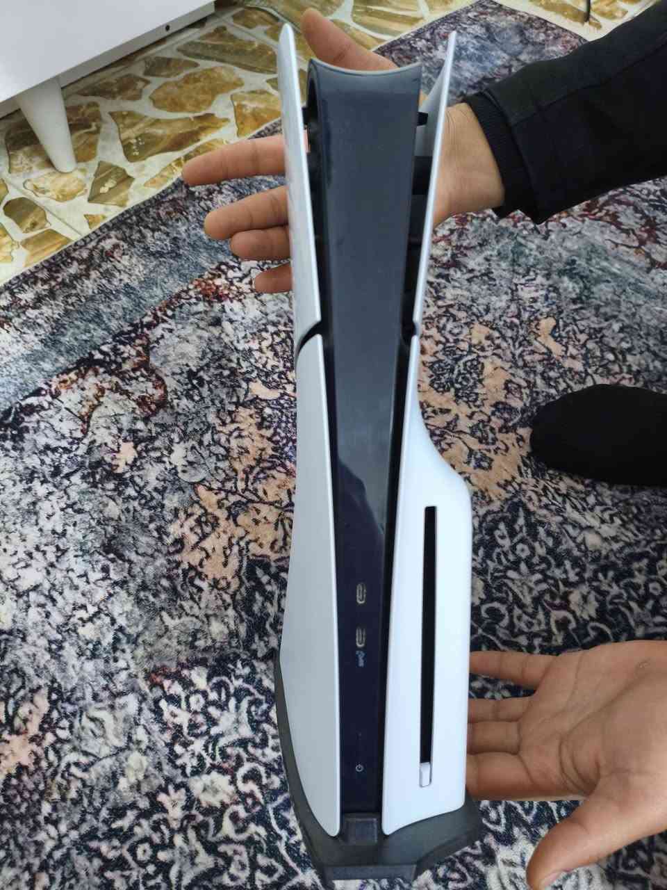 السلام عليكم للبيع بلي ستيشن 5 النظافة 100% استخدام 3 اشهر جميع ملحقاته كاملة بالإضافة إلى استاند تبريد مع قرص FC26 نظافة القرص 100%
السعر 800الف و بي مجال 
العنوان الانبار الفلوجة 
رقم واتساب فقط ：***********
