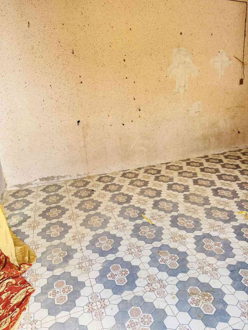 وفر مكتب الحجيمي للعقار بيت 🏠
بيت 100 متر مناسب جدا البيت عوزه شغلات بسيطه صبغ ارضيه 
البيت طابو زراعي سعره مناسب جداً قرار محكمه 
غـــــــرفــتــيـــن صــــالـــه اســـتــقــبــال مــطــبـــخ تـــخــاريـــج 
بناء بلوك سقف عكاده عنوان البيت شارع المطار القديم خلف اسواق الامير منطقته كلش حلوه شوارع عريضه 
سعر البيت فقط 15 مليون 
للاسـتـفـسـار *********** واتــســاب +اتــصـال
