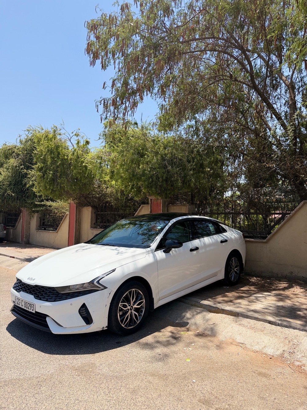 Kia K5 2023 خليجي وكالة نيم

رقم اربيل باسمي شرط التحويل 

⁠

🟠 المواصفات والملاحظات
•محرك 2000
• ⁠بصمة تشغيل
بصمة ابواب 
تشغيل عن بعد 
• ⁠بانوراما 
• ⁠حساس خلفي وأمامي 
• ⁠كامرات 
• ⁠كشنات جلد 
• ⁠كشن كهرباء 
• ⁠كشن هيتر 
• ⁠داخل تبني
• ⁠تبريد قطعتين 
• ⁠باقي المواصفات معروفه 

الضرر ضربه خفيفه بالصندوق معدل بارد فقط

📍 مكان السياره موصل

☎️ رقم صاحب السيارة 
***********
*********** 

واتساب
تگدر توضحلي شنو الفئة بالضبط من الـ Kia K5؟ يعني EX / GT-Line / غيرها، وهل هي وكالة نيم خليجي 100% لو بيها أي إضافة أو تبديل؟: 
وكالة نيم الخليجية 100‎%‎
شكد ممشاها الحالي بالضبط؟ وهل عندها صيانة منتظمة أو كتلوج/دفتر صيانة يثبت الأعمال؟: 
80 k 
بالنسبة للضربة الخفيفة بالصندوق: هل أثرت على الشاصي أو الخلفية، وبيها فتح إيربگات لو لا؟: 
جميع الايرباكات سليمه 