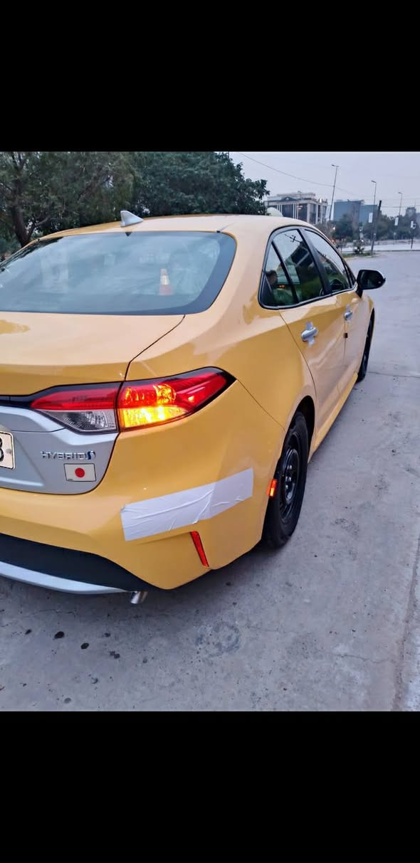 سلام عليكم البيع كورلا هايبرد موديل 2022رقم بغداد انكليزي صور الحادث موجود بل منشور كلهن سيارة عله آخر حباي بدون أي نقص بيه باب تبديل فقط ماشيه 87مصفره من الهيئة بشرط تحويل ثاني يوم السعر ١٦٧بيهه مجال بسيط مكان السياره بغداد وهاذه رقمي ***********//الكورك فقط واتساب ج***********
