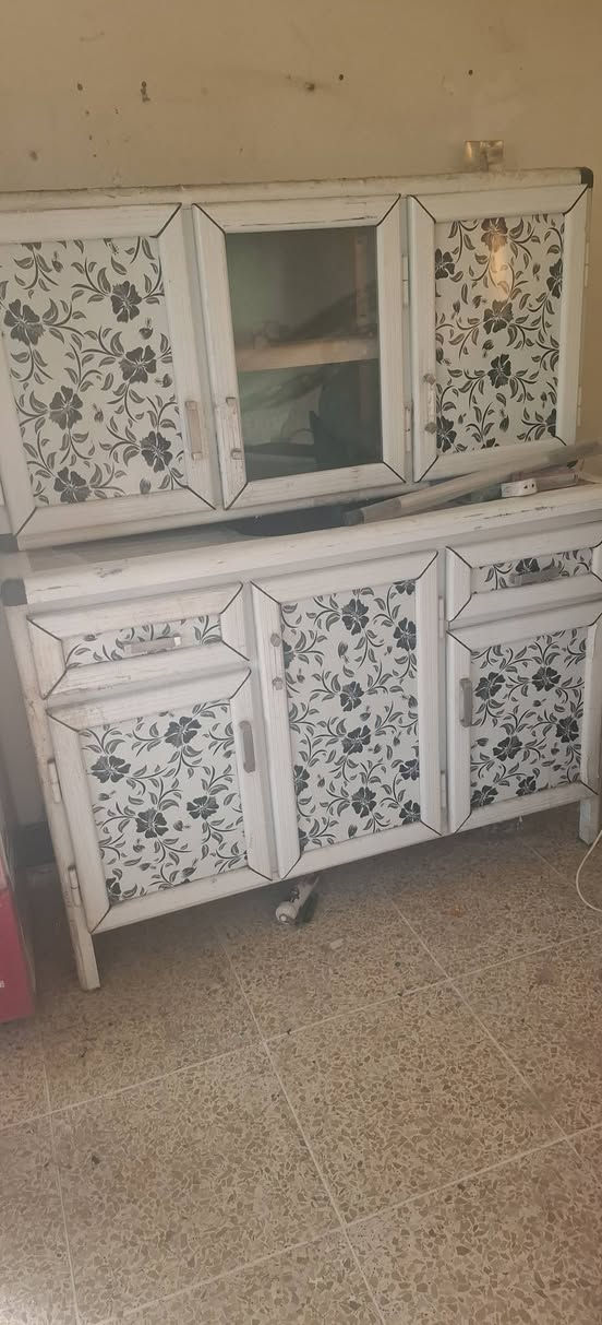 السلام عليكم ورحمة الله وبركاته
عيدكم مبارك عليكم جميعا 

غراض للبيع مبردة الواحة سعودي حجم كبير ٢٥٠

كاونتر المنيوم الثقيل ٧٠ 

باب ارتفاع ٢ متر والعرض تقريبآ ١٨٠ سم السعر ١٠٠٠٠٠ 
الاتصال على هذا الرقم *********** عمارات الري
