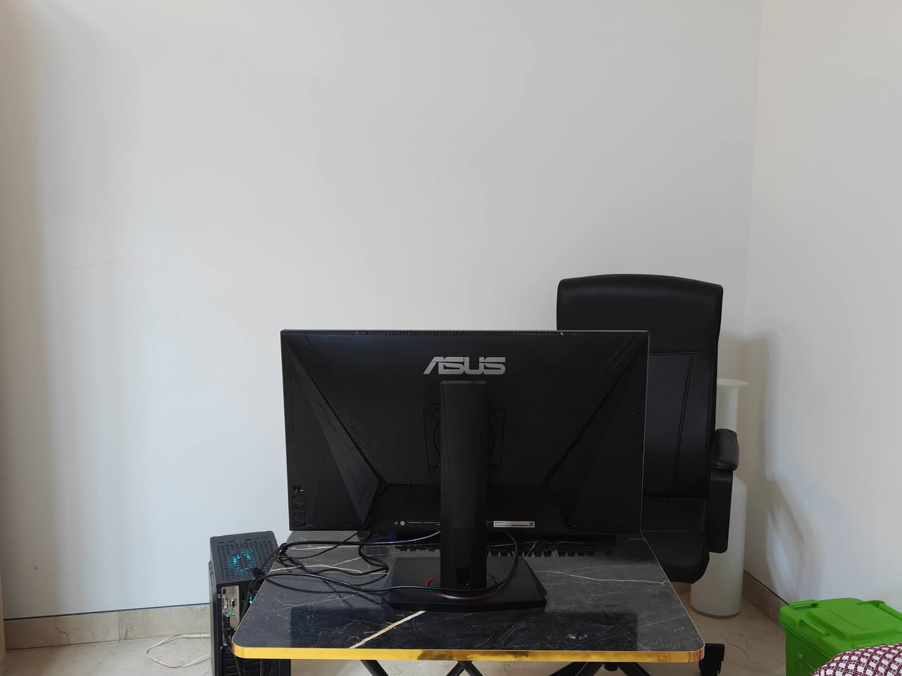 سلام عليكم شاشة asus vg279q مستعملة استعمال قليل السعر 185 قفل عنوان بغداد الكاظمية ***********
