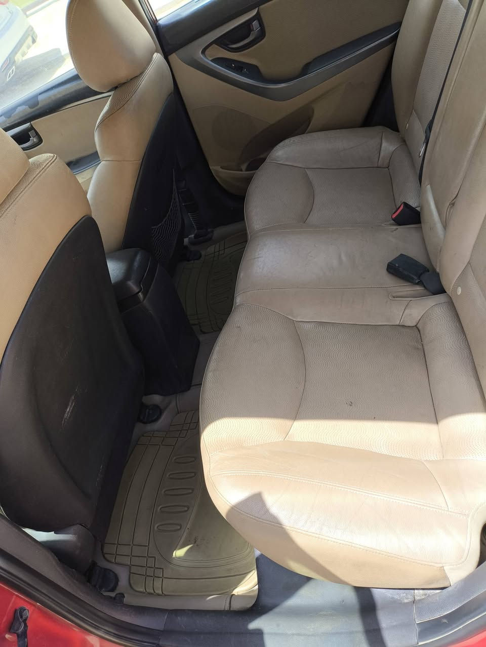 النترا موديل 2011 وارد
محرك 1800 دوش بدون تنقيص 
ضرر جاملغ خلفي 
اربع كشنات تبريد 
ماشية 110 ميل
مواصفاتها فول 
سنوية لحد 2027 
مكان سيارة تكريت
***********
