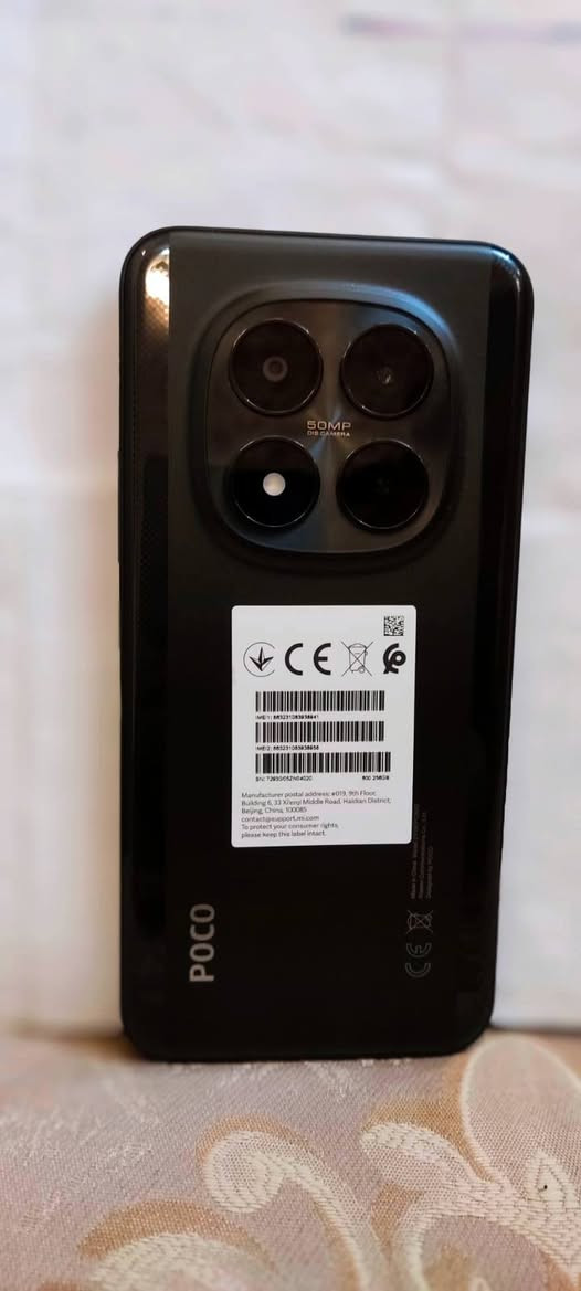 POCO m8 pro 5g جهاز 
📱 الشاشة
6.83 بوصة AMOLED
دقة 1.5K (‎2772×1280)
معدل تحديث 120Hz
سطوع يصل إلى 3200 نيت
حماية Gorilla Glass Victus 2 
Xiaomi Italia 
⚙️ المعالج والأداء
معالج: Snapdragon 7s Gen 4 (تقنية 4nm)
معالج رسوميات: Adreno GPU 
Xiaomi Italia
💾 الذاكرة
RAM: ‏8GB
التخزين: ‏256GB 

نوع الذاكرة: LPDDR4X + UFS 2.2 
Xiaomi Italia
📷 الكاميرات
خلفية رئيسية: 50MP مع OIS
كاميرا واسعة: 8MP
أمامية (سيلفي): 32MP 
Cinco Días
🔋 البطارية
6500mAh
شحن سريع 100W
يدعم الشحن العكسي 22.5W 

 الاتصال
5G
Wi-Fi
Bluetooth 5.4
GPS / GLONASS / Beidou 
Beebom Gadgets
📱 النظام
Android 15
HyperOS من شاومي 
Beebom Gadgets
🔊 ميزات إضافية
بصمة داخل الشاشة
سماعات ستيريو مزدوجة
مقاومة ماء وغبار (حتى IP69K) 

 يتميز بشاشة ممتازة 120Hz بطارية ضخمة 6500mAh وشحن سريع جدًا 100W مع أداء جيد بمعالج Snapdragon 7s Gen 4

استخدم 10 ايام سعر الجهاز 350 قفل


**إذا كنت صاحب هذا الإعلان وتريد حذفه لأي سبب، رجاءا أرسل رسالة إلى الدعم الفني**