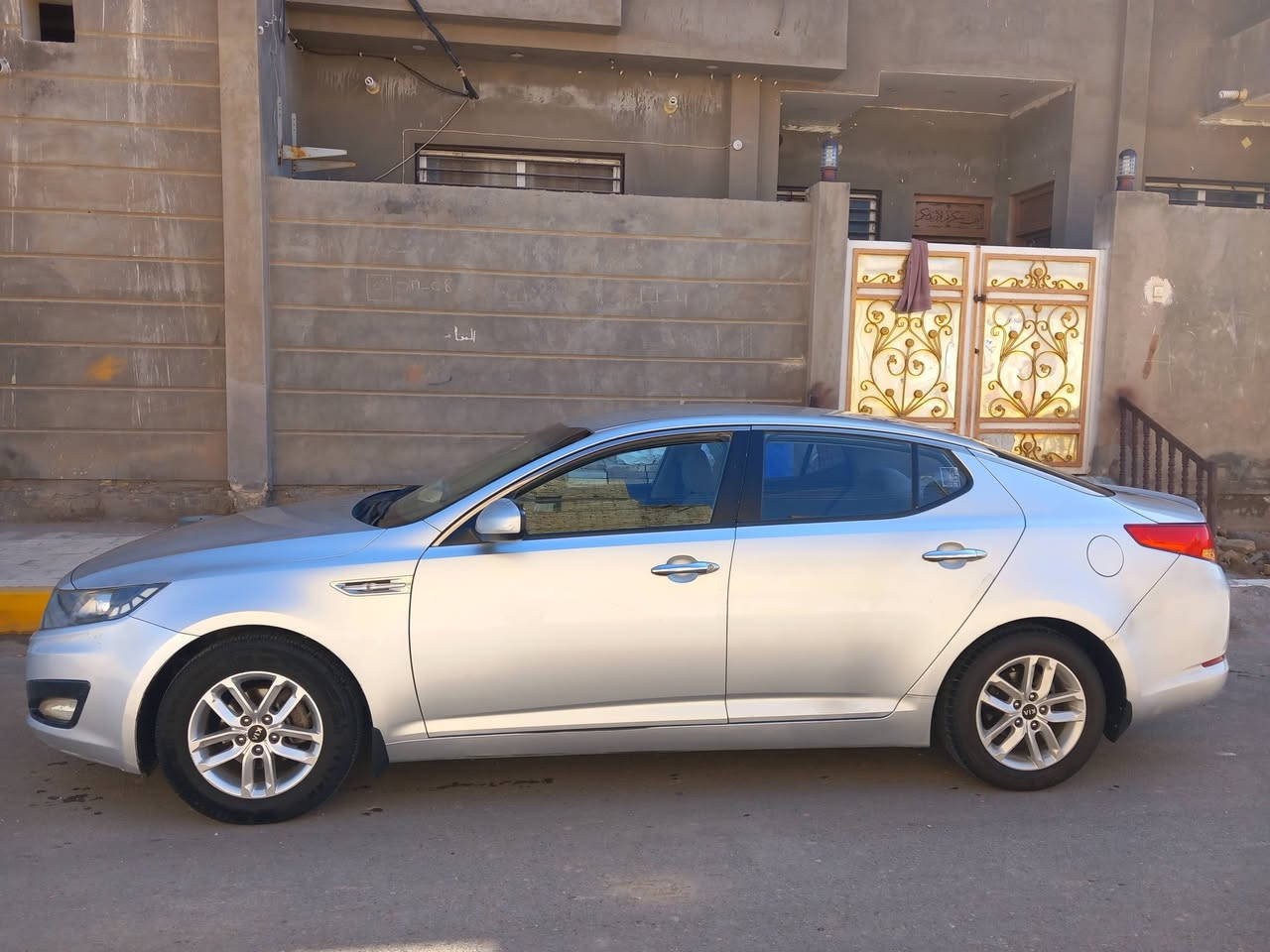 السلام عليكم ورحمة الله وبركاتة 
كيا اوبتيما 2014 رقم ذي قار دولي مشروع وطني لغايه 2029 تحويل ثاني يوم /#خليجي كفاله من الضربه والتبديل بيها اربع قطع صبغ الخليج فقط /محرك 2400 مامفتوح / سياره مجهزه اي شي محرك وكير وحداديه وتبريد ثلج وتخم تاير /دواخل عسلي /اشاير/شاشه وكاميراخلفيه /السعر ب115/للاستفسار الاتصال على الرقم *********** ////*********** العنوان ذي قار قضاء النصر 
#مكلف بالنشر وغير متواجد عل الفيس
