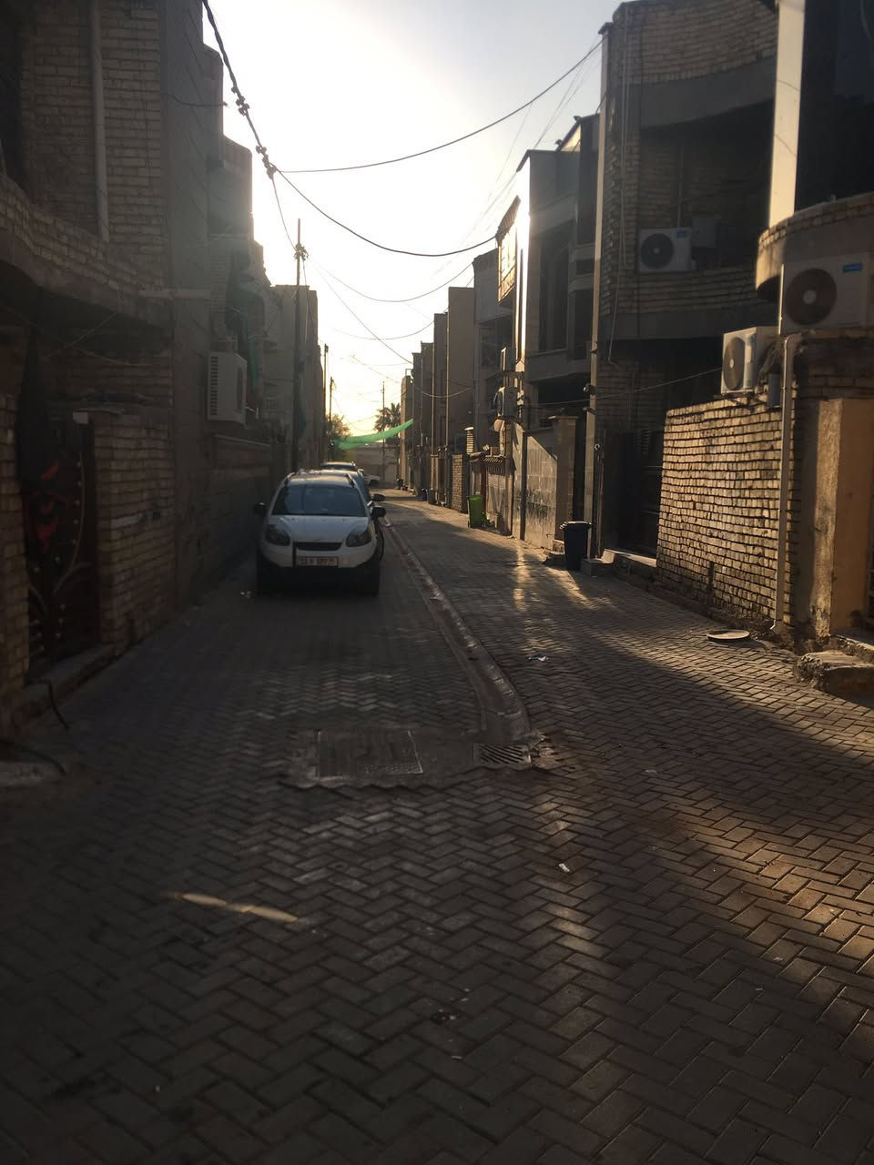 سلام عليكم دار للبيع طابو صرف طابقين يحتوي عله اربع غرف نوم وستقبال ومطبخ وصحيات 2 مساحه ٧٦ واجه ٧ ونص مكان زعفرانيه شارع المعهد خلف لحوم عمار الفرع المجاور مكتب النائب ثائر عبد الجليل للستفسار ***********
