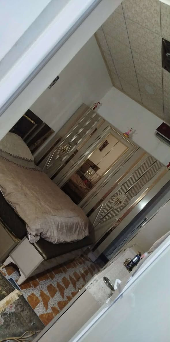 🏘🏘بيت للبيع ديالى خانقين / بانميل بالبداية ثاني فرع من شارع العسكري 
البيت طابقين مساحة 126 متر 
طابق الاول 
1 غرفة نوم واستقبال وصالة ومطبخ ومجمع صحيات داخلي وخارجي 
طابق الثاني 
2 غرفة نوم وصالة ومجمع صحيات 
علماً البيت فول سيراميك وسقف ثانوي 

السعر / 50 مليون بي مجال بسيط 

للأستفسار اكثر اتصال بالارقام فقط 
***********
***********
مكتب فريا موفق للعقار
