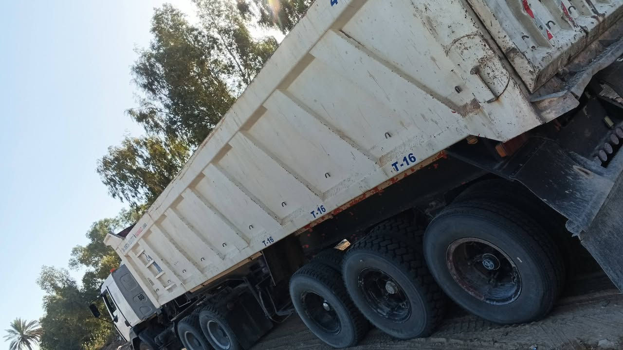 طابت أوقاتكم. للبيع أو الأيجار عربة المانية ٤٠ متر ستندر بدون تعلاوة دناگير ١٦ تخم تاير ٢٤ شاصي مكفول جاهزة للعمل. مكان كوت....
*********** ...
***********
