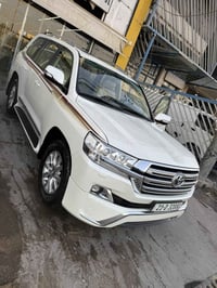 ‏‎السلام عليكم  بعد التحية والتقدير   تويوتا لاندكروز  2016  GXR كفاله...