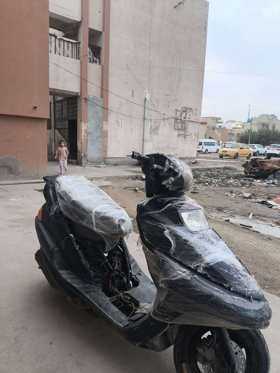 متاح للبيع فضائي مشيه يخبل شلعه معدل دراجه فقط عوزه ترتيب كفرات الصفح وكهربائياته تعبانه يرادله ترتيب مشيه حلو دبلات امامي وخلفي شغالات بدون أوراق مستعجل عل بيع او مراوس بساسوكي سعر 200 وبيه مجال قليل مكاني العمارات الجديده قرب مسبح العماره الكبير


**إذا كنت صاحب هذا الإعلان وتريد حذفه لأي سبب، رجاءا أرسل رسالة إلى الدعم الفني**