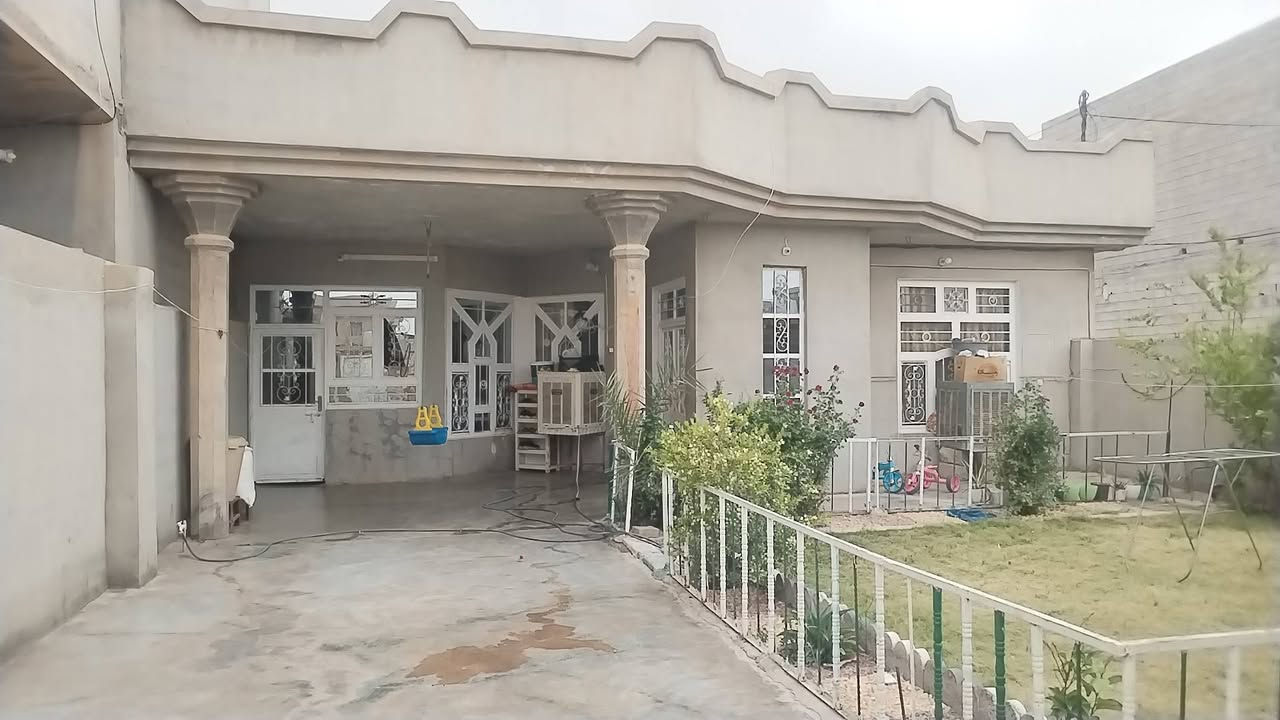 دار للبيع
الصنف مو طابو
مرقم ومرفوعة معاملته لبغداد

المواصفات
غرفتين نوم طابق ارضي
غرفه طابق اول
ربعه
هول +مجمع غرف
مطبخ
استقبال
مساحة تقريبا ٣٥٠ او يزيد
حوش خلفي تصلح لمشتمل مع غرفه

الموقع: ملحق حي النداء
رقم الهاتف ***********
المو شراي لا يتصل ولا ينطي سعر بكيفو
السعر ٦٥ وقابل للتفاوض
