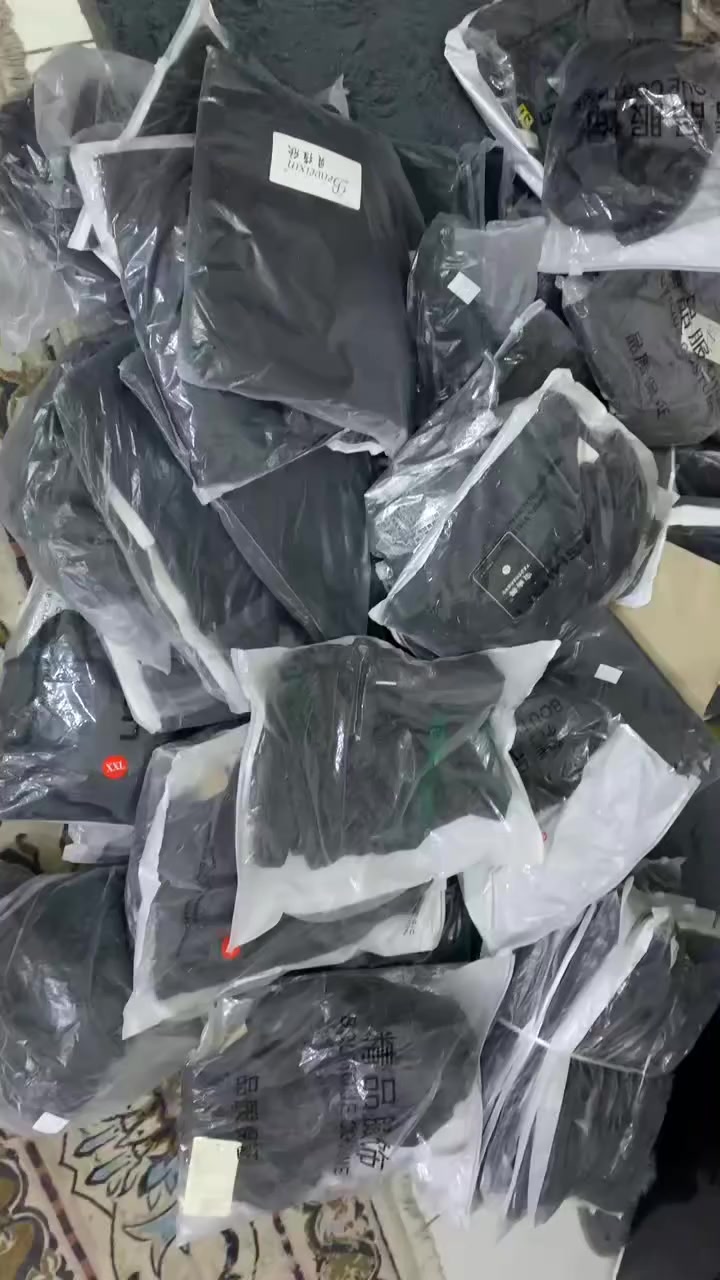 شلعه بجايم رجاليه صيفيه مال بيت بيها قماش قطن وقماش رياضي مو نايلون قماشه كلش حلو ٥٠ قطعه  ب ١١٠ وي توصيل اذا خارج كربلاء ١١٥ الي يريد يراسلني ع واتس ***********
او الاتصال ع خط 
***********
