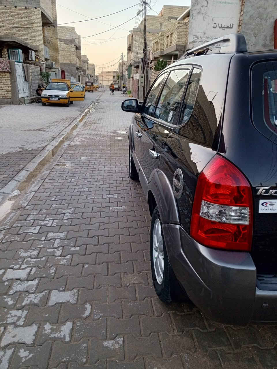 توسان 2009 سياره فقط الجاملغ الايمن صبغ والباقي كفاله تبريد حداديه جديده تبريد ثلج تخم تاير رقم انكليزي بأسمي السعر 109 وبيه مجال حك الجيه رقم الهاتف ***********
