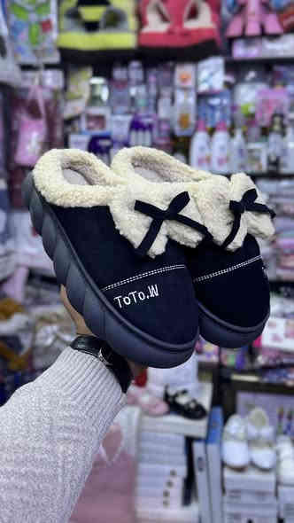 مانتوف نسائي فوم مبطن فرو ❤️‍🔥
القياس : ٣٦-٤١ 💯
الأسعار تنافسية والكمية محدوده ❤️‍🔥
بيبي العبيدي ❤️
لسنا الوحيدون لكننا الأفضل 🤍💯
زورونا في موقعنا الكائن : بابل - المحاويل - حي ١٧ - الشارع العريض ✅
 اوقات الدوام من ٩ صباحاً - ١١ ليلاً 
تشرفونا بكل وقت 
متوفر توصيل لحميع محافظات العراق 🤍🇮🇶
للأستفسار مراسلة الصفحه او واتساب 
*********** 
*********** 
🛑نعتذر عن الرد على التعليقات 🛑
