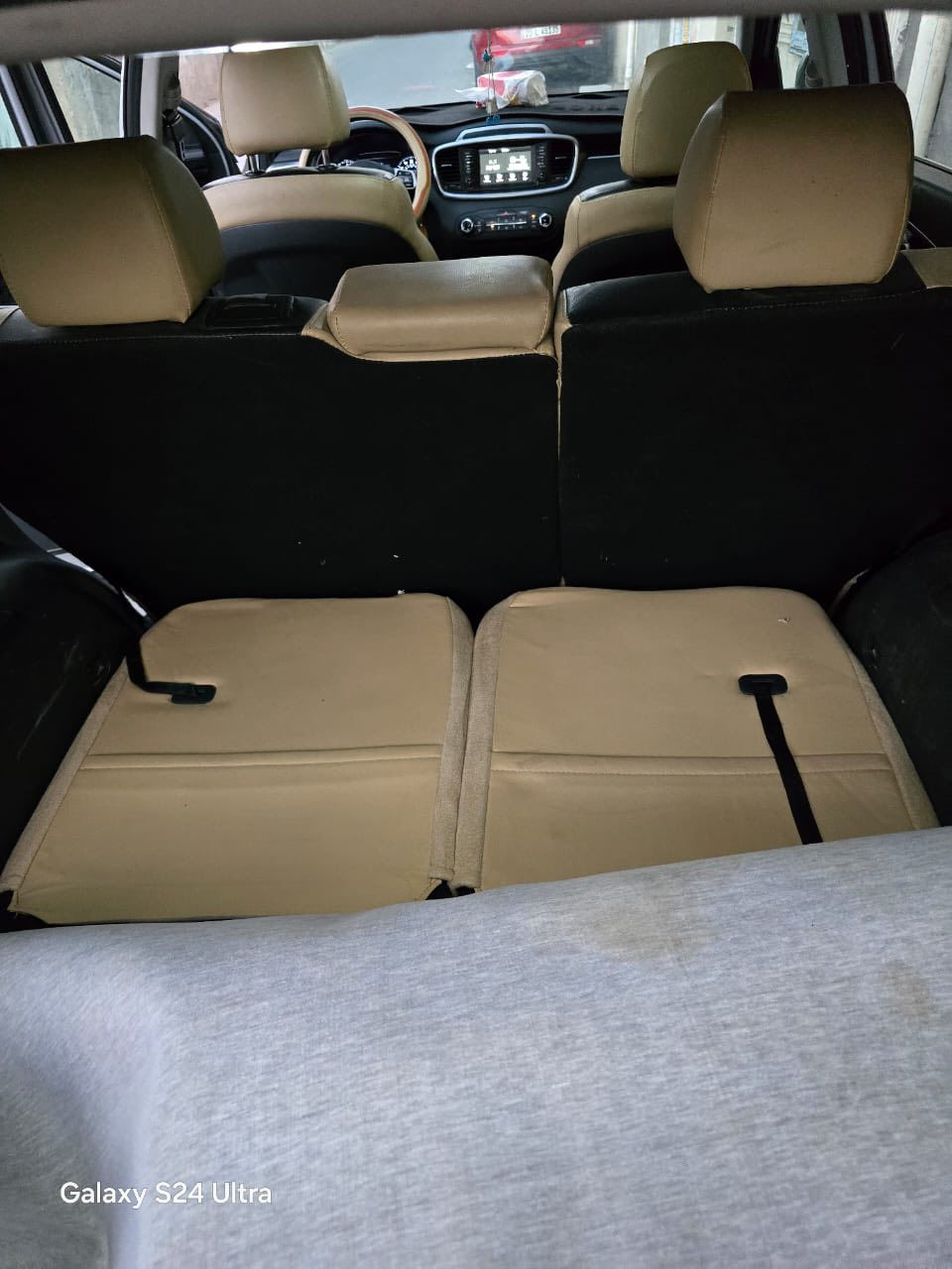 سورنتو امريكي موديل ٢٠ حادثهة كما موضح بالسونار لا تبديل ولا صبغ السعر ٢٠٠ وبيهة مجال العنوان والرقم بغداد 
المواصفات ٦ سلندر ٧ راكب  @للتواصل *********** يوجد واتساب
