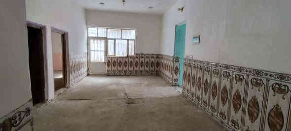 229
دار للايجار  (200 متر) شارع الصب خلف البانزين خانه الغدير 
السعر الايجار 225 الف 
يحتوي على طابق واحد
 غرف2   مطبخ   صاله   ، استقبال
خزان   سخان   ماطور. خط مولد 
ـــــــــــــــــــــــــــــــــــــــــــــــــــــــ
بيت نضافه وسط
الارضيه صب كلوله من طرف علي علي امانه ابو فاضل  
للاستفسار ..***********
***********
