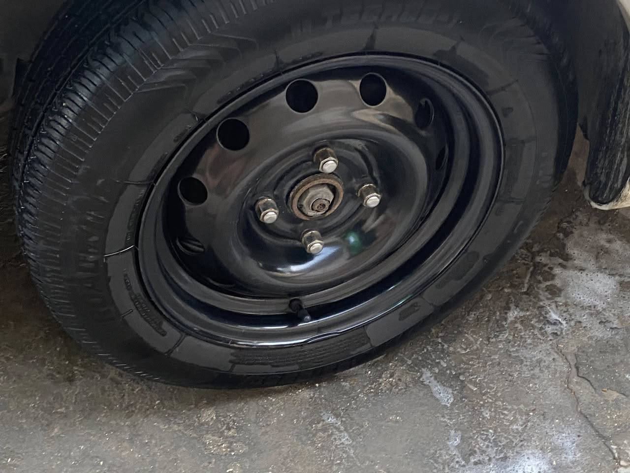 السلام عليكم تخم ويل حجم 14 مراوس بويل كب جدد لاعواج ولاكسر  شرط النضافه واذا مراوس بويل 15 بس هو وتايرات يعني انطي (تاير وويل واخذ تاير وويل شرط النضافه )…….
*********** 
المكان الدوره
