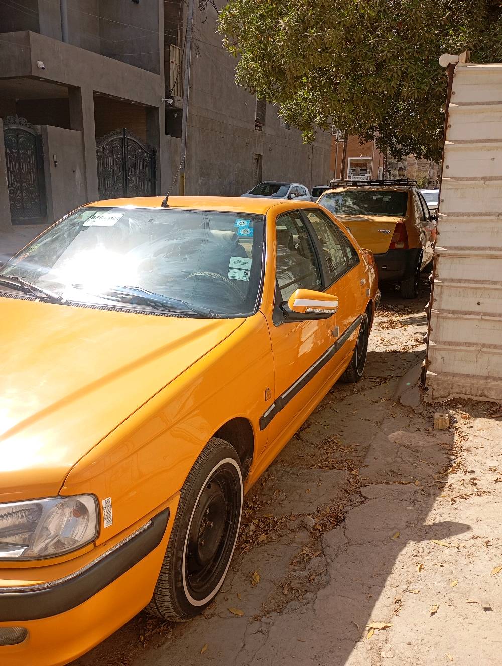 بيجو بارص موديل 18
صدر جديد مصار سبوع شديته
تخم تاير نضيف كلش 
سياره خير من الله 
بيها صبغ بنيد فقط اثر الفابلون الابيض 
وبيها طخه بارد خشم الجاملغ فقط 
ب65 وبيها مجال 