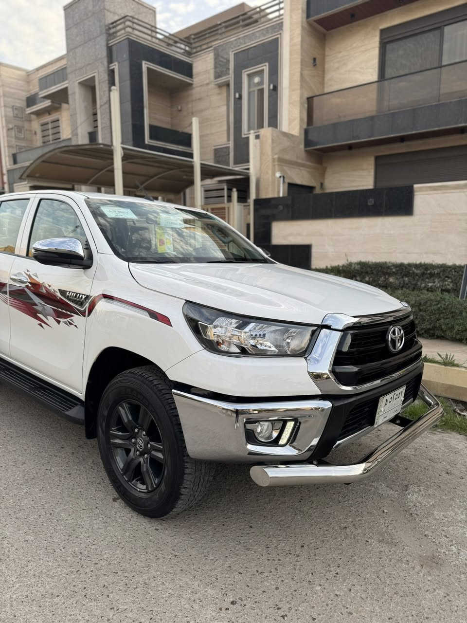 ساس  وبعدها بل ضمان شرط دهن و صيانة مجاني بعدها داخل الضمان نص موصفات
شاشة 
تحكمات استيرن جهتين 
كامرة خلفية
حساسات
داخل احمر 
ويل كروم 
اضافة درع امامي 
اخواني العزاء سيارة ساس أو (ساز) وبعدها بداخل ضمان 
ومكفولة كفالة عامة من صبغ و فتح وبارد وتبديل ومناقصها شي وخير من لله 
مكان سيارة بغداد حي البنوك
290
***********
