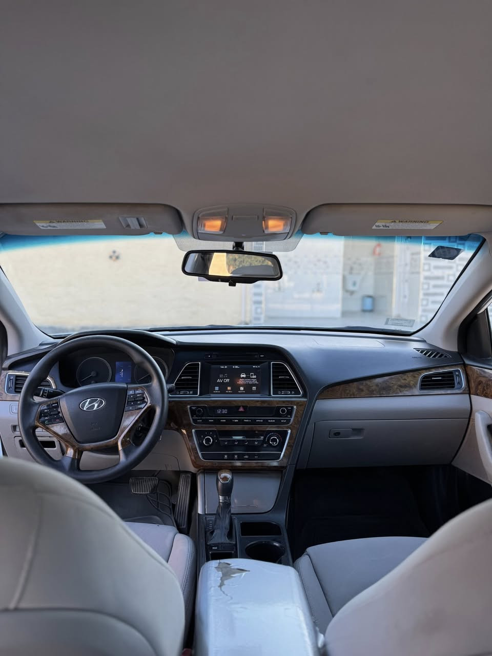 السلام عليكم 
للبيع هونداي سوناتا موديل 16رقم انبار باسمي تحويل ثاني يوم حادث السياره قطعه صبغ وحده جاملغ الخلفي فقط وتكحيل براس القماره شويه اثر تكشيره ماشيه 131 السياره جديده مكاني الانبار فلوجه 
رقم الهاتف / ***********
سعر السياره /128$وبي مجال للشراي
