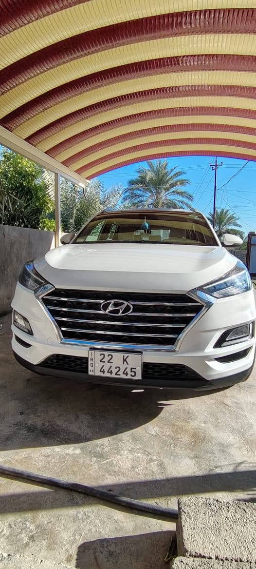 بسم الله الرحمن الرحيم 
سلام عليكم ورحمه الله وبركاته هونداي توسان موديل 19 مواصفات كوري 
خمسه عدسات 
تشغيل عن بعد 
سنويا ه لحد 29
تحكم استيرن جهتين 
كروس سرعة مع نظام ترحيب 
مرايا شفط بصمة ابواب
وضعيات قياده شحن واير ليس ثلاجه باجكمجه تواصل مع موبايل واتساب 
***********
*********** كركوك, العراق
