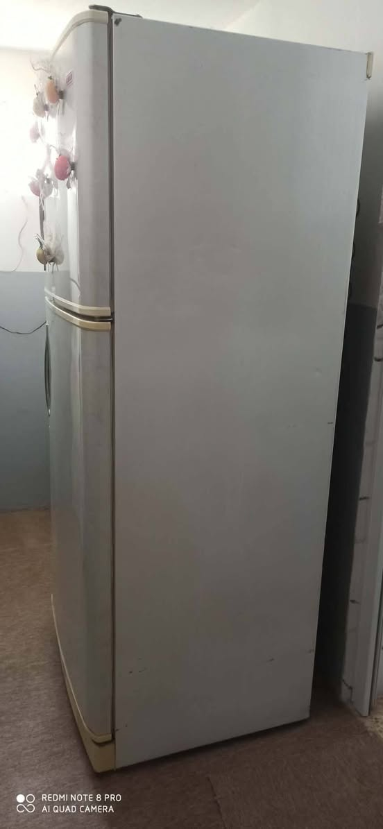 للبيع ثلاجه نظافه 90% شرط حجم 18 مكان موصل راشديه سعر 225 بيا مجال كورك *********** اسيا ***********
