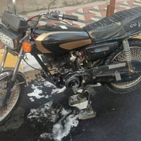 سي جي ١٢٥ • موديل ١٧ • اوراق