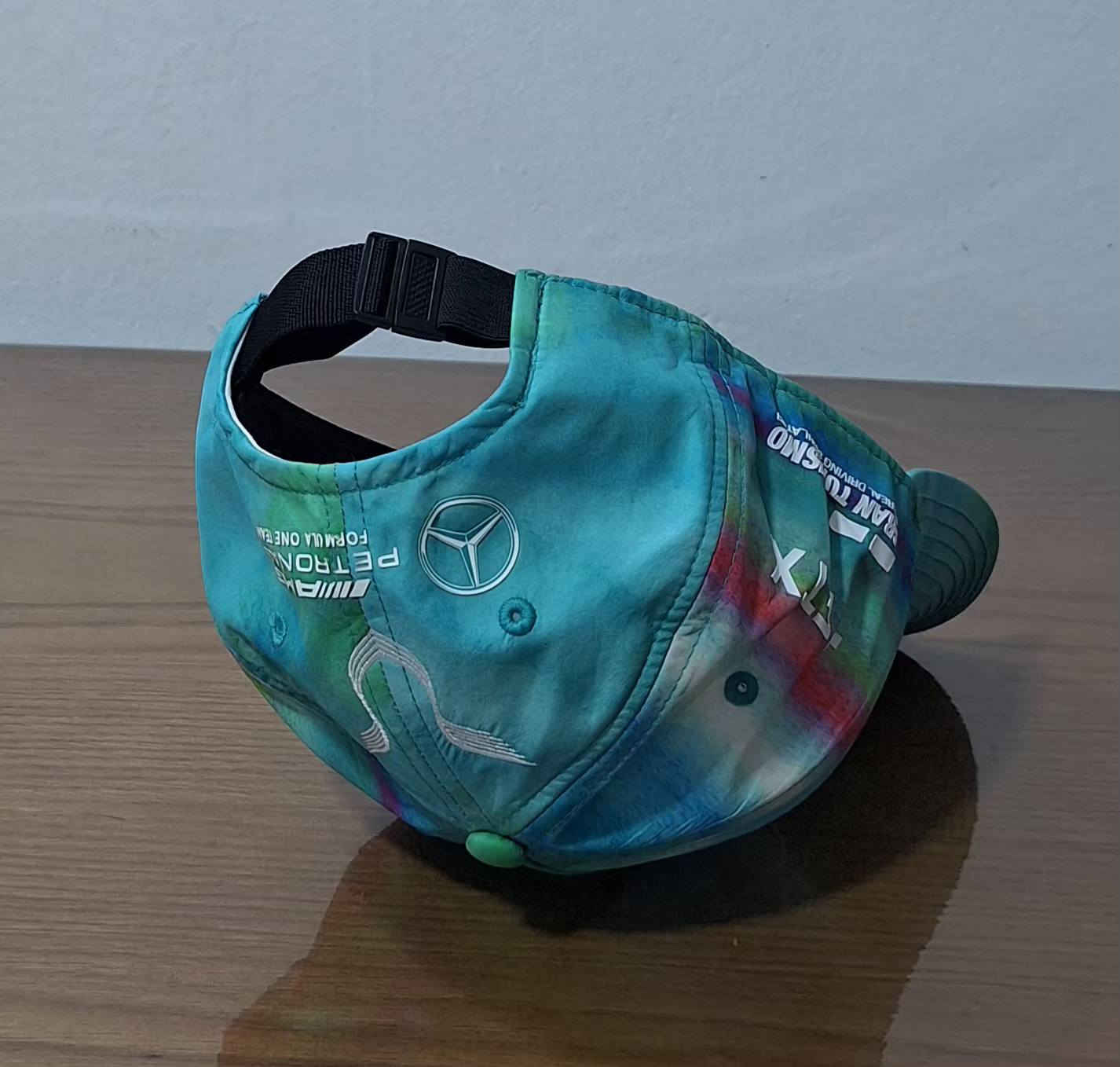 ماركة مارسيدس AMG أصليه وكاله
قياس فري سايز
سعر 50
*********** واتساب مسنجر
يوجد توصيل
