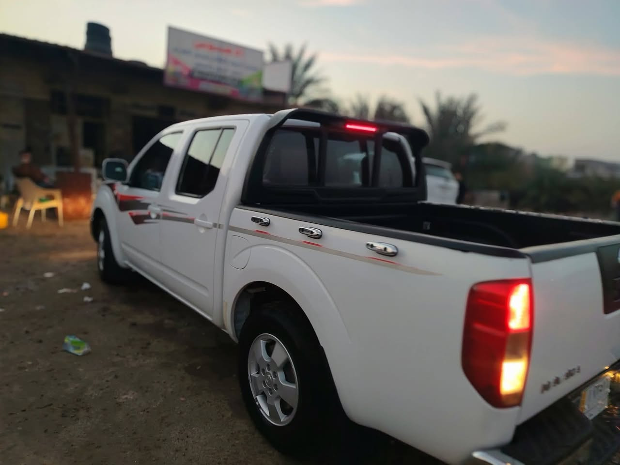 السلام عليكم للبيع نيسان نيفارة موديل 2012 سيارة علا وضع الشركة ماشية 113الف محرك كير اكسل كلة علا وضع الشركة للاستفسار ***********
