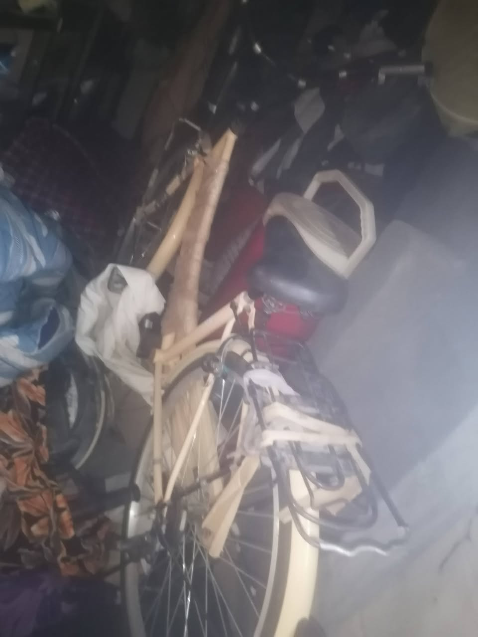 سلام عليكم للبيع باسكلات جبلي موزه مستعجل عله بيعهن ***********
