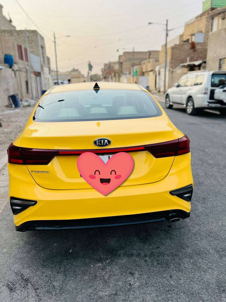 السلام عليكم فورتي ٢١
ماشيه ٩٥
سيارة باسمي 
الحقيقة احلى من صور
حادثها موضح بالصور
مكينه ٢٠٠٠ دوش
كير ومكينه وتبريد مكفول كفاله عامه
تخم تاير ويل جديد 
دوشمة عامه 
مكاني بغداد 
السعر ١٤٨ 
***********
