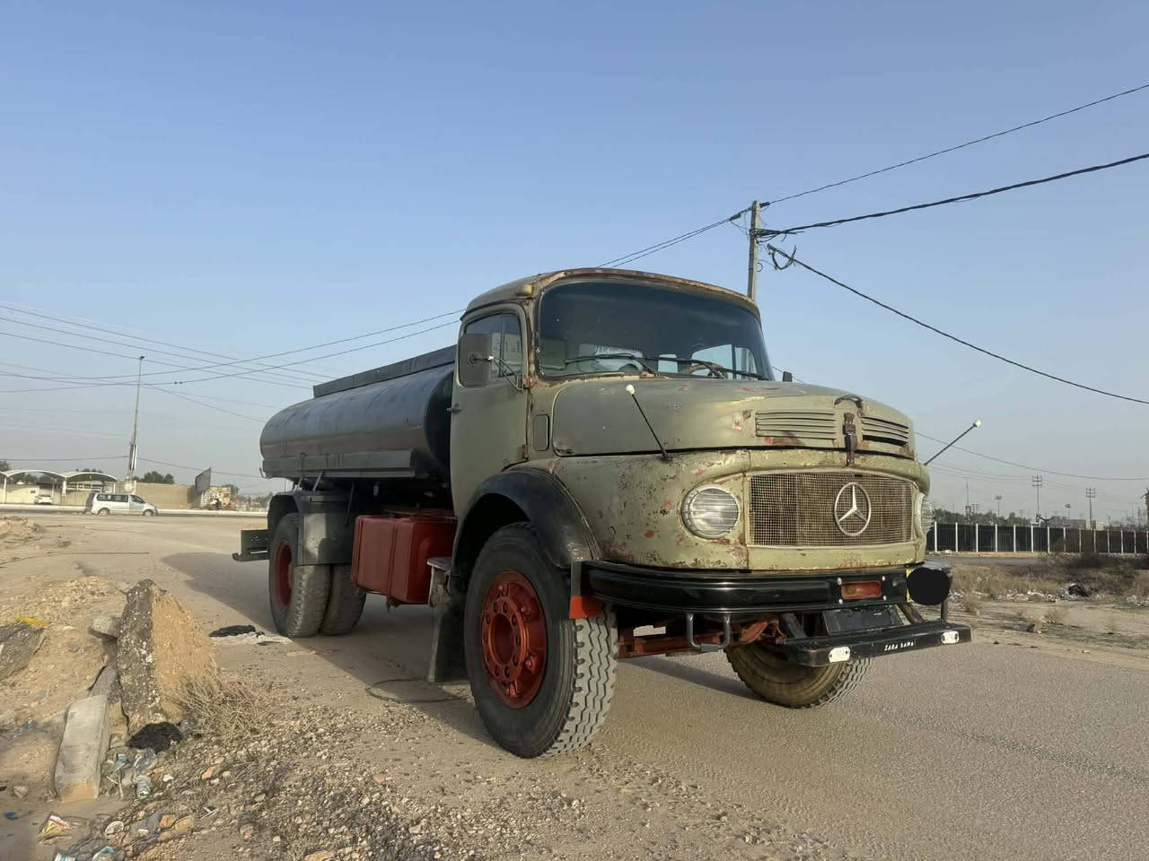 سلام عليكم 
البيع اقجم موديل 1966 
مكينه 55 جديده
كير 25 ابوشخاطه 
فردكسن مال ٨١ 
اكسن نص جيف سياره كله محدثه وجاهزه رقم بغداد ألماني شرط تحويل الاستفسار اكثر على ***********
